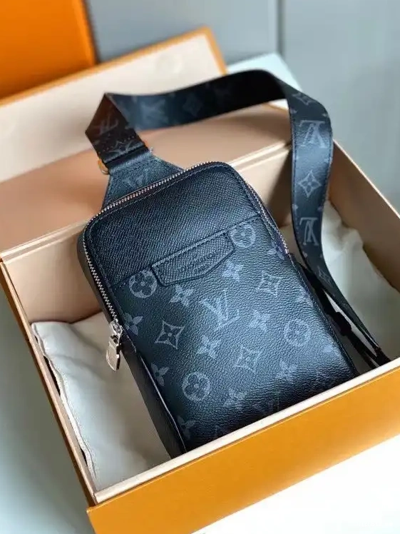 WIS OUTDOOR SLINGBAG LOUIS VUITTON 0628